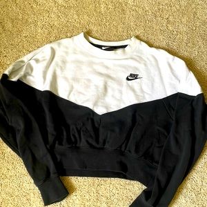 Nike cropped sweatshirt